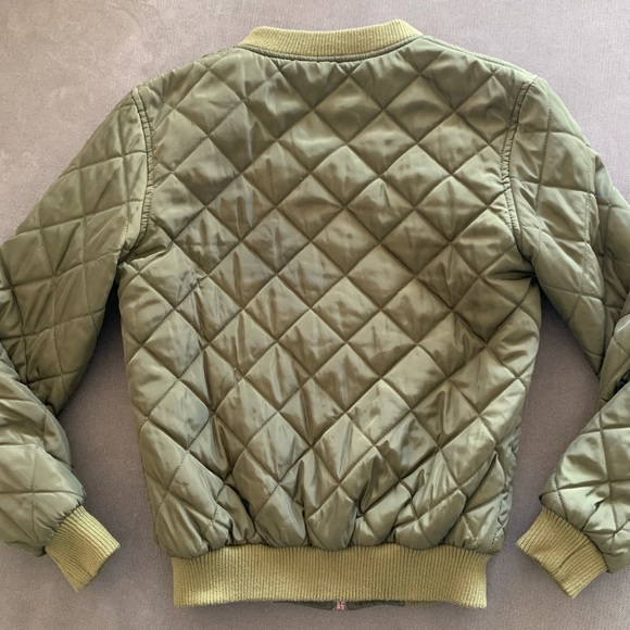 *SOLD* Missguided Army Green Quilted Bomber Jacket Puffer Coat - Picture 3 of 4